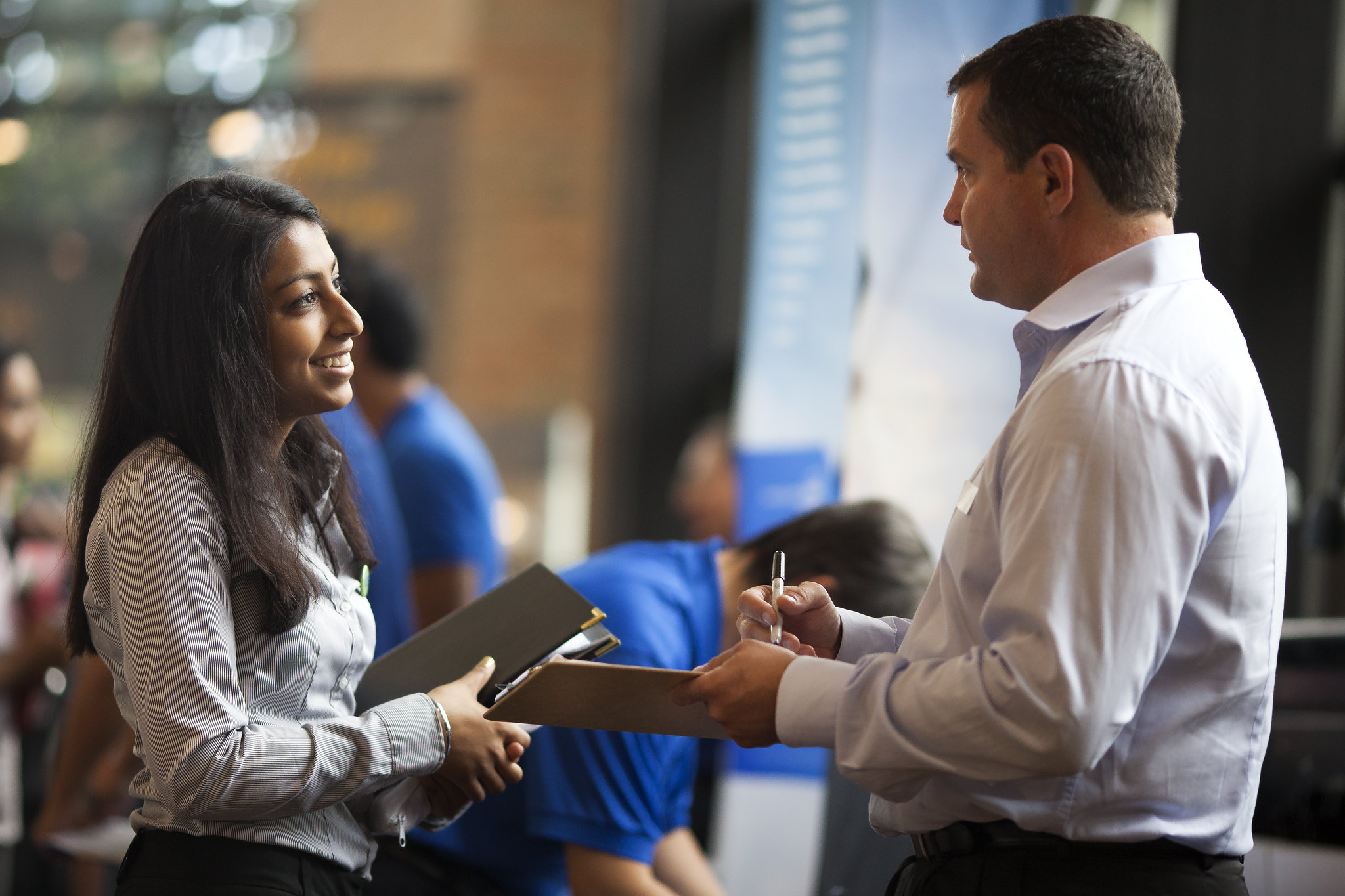 student meeting with recruiter